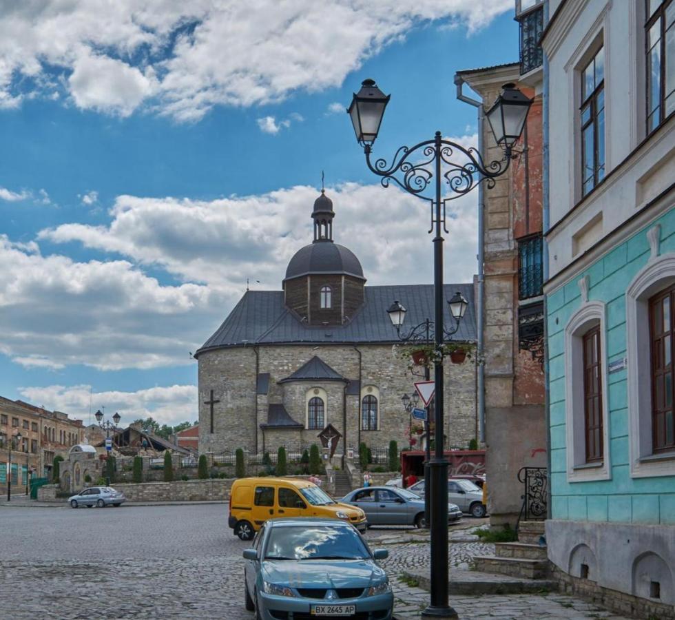Квартира В Центрі Старого Міста З Окремим Входом Kamianets Podilskyi Bagian luar foto